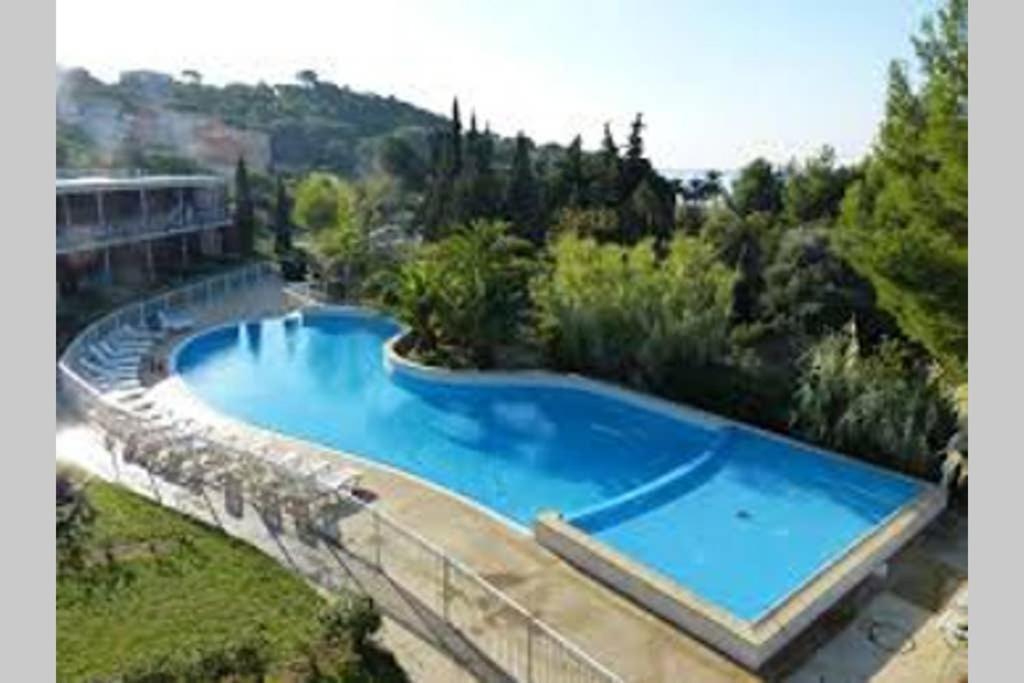 Les Terrasses Du Liouquet T2, Piscine , Parking , Mer A 150 M La Ciotat Exterior photo